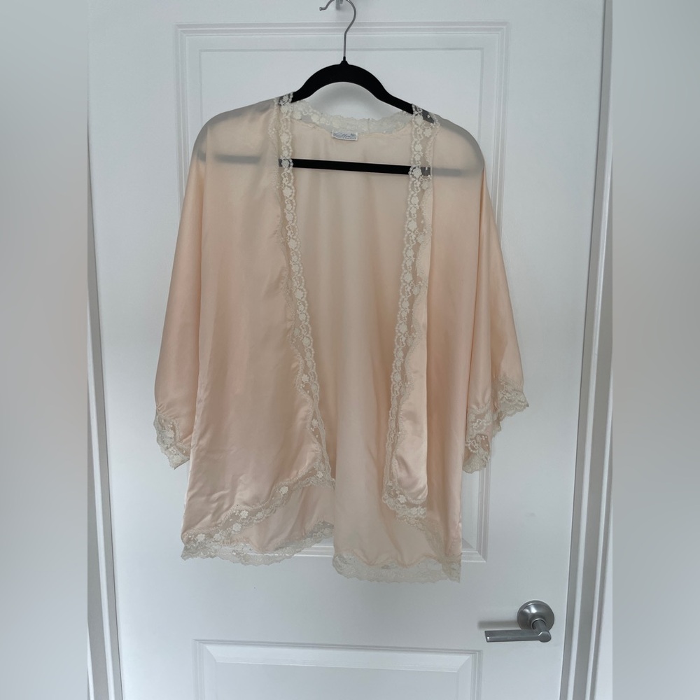 Vintage Papillon by Paula Carbone Blush Satin Lace Trim Bed Jacket Cardigan